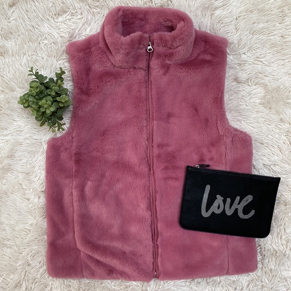 🎉HP🎉 J. Crew Faux Fur Vest 💗 Guava Berry Pink - Picture 2 of 16